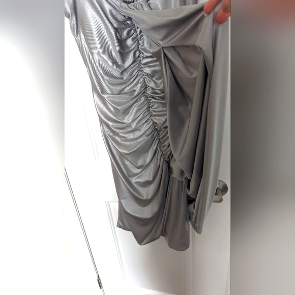 Laura formal dress, size 4, silver - Picture 3 of 3
